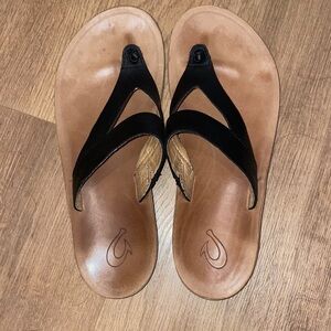 OluKai black leather sandal size 8